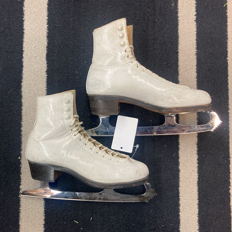 5 (?) Figure Skates