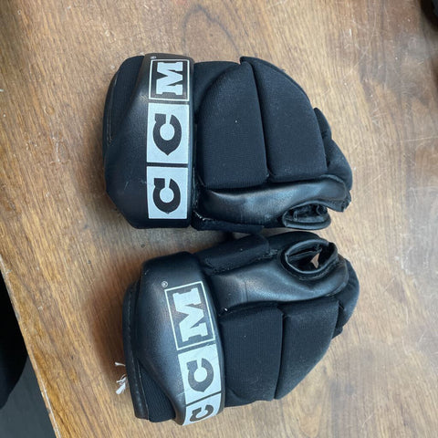 9" CCM HG90 Hockey Gloves - Black