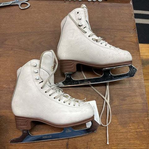 Junior/Youth Figure Skates