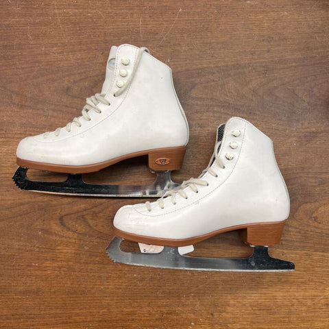 2.5 Riedell Figure Skates