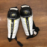 Youth 8'' Bauer Supreme One 40 Shin Guards