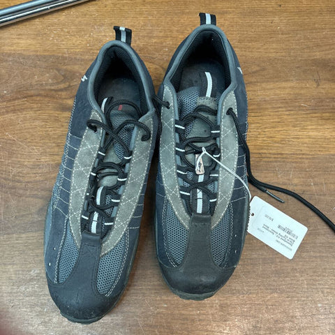 11.5 - Specialized Clip-in Cycling Shoes - Black