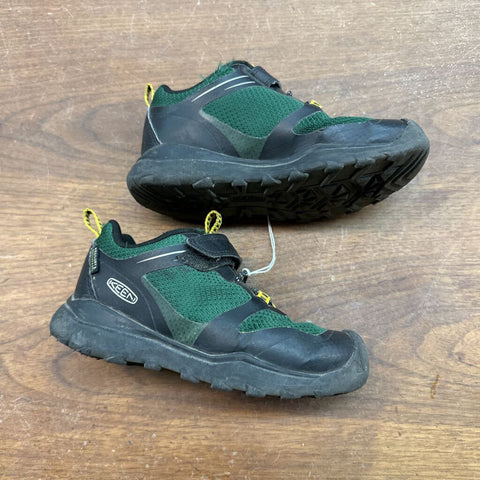 11Y Keen Hiking Shoes - Green