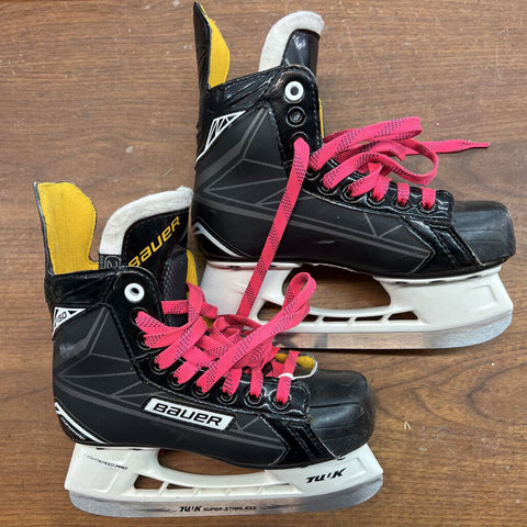 2.5 Bauer S150 Hockey Skate Pink Lace